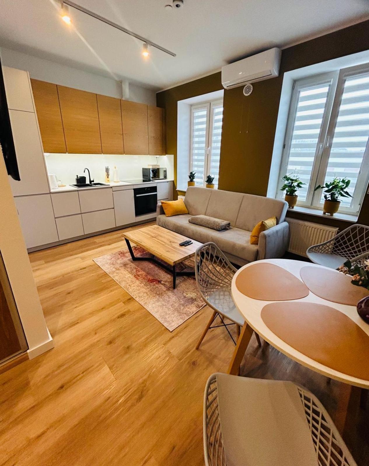 Apartment Targowa L11 Lublin Buitenkant foto